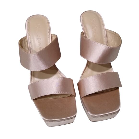 [H228] WILD DIVA Nude Satin Platform Square Toe, Size 10 - Picture 6 of 8